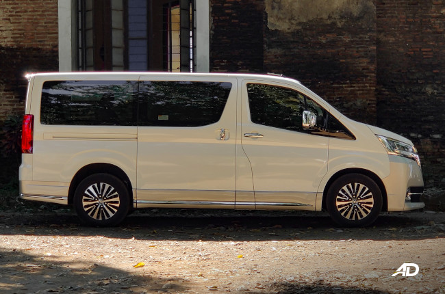 2020 Toyota Hiace Super Grandia Elite Exterior Side Profile