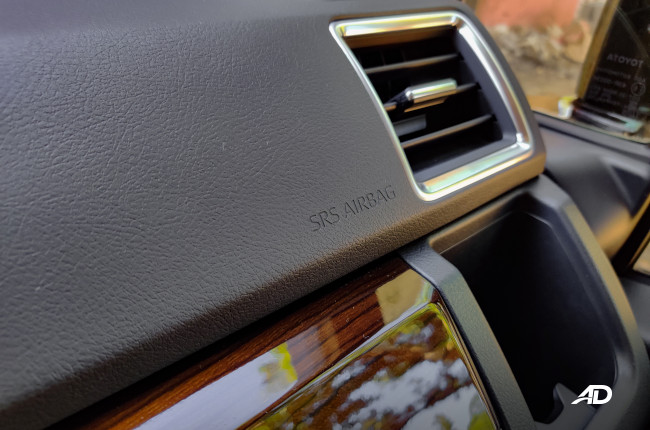 2020 Toyota Hiace Super Grandia Interior Passenger's Airbag