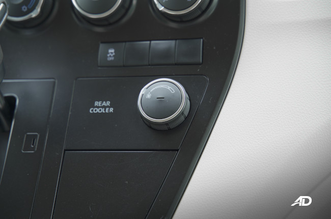 20202 Toyota Hiace GL Grandia Tourer climate control rear 