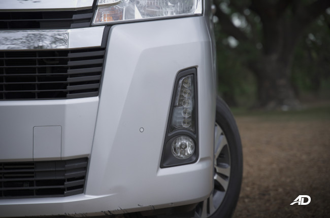 20202 Toyota Hiace GL Grandia Tourer fog lamps and DRLs