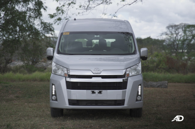 20202 Toyota Hiace GL Grandia Tourer front