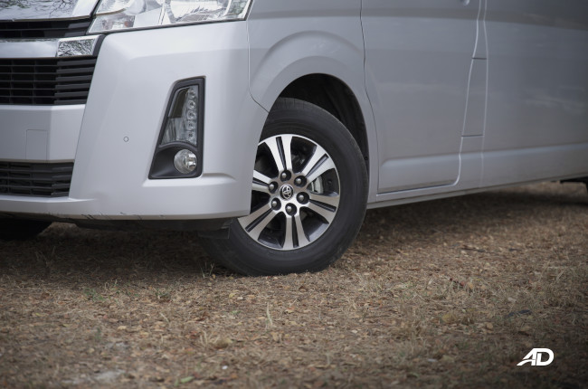 20202 Toyota Hiace GL Grandia Tourer front wheels 16-inches