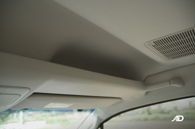 20202 Toyota Hiace GL Grandia Tourer overhead storage