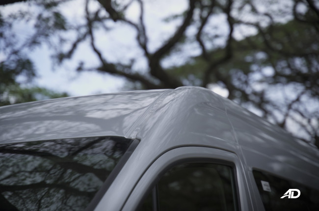 20202 Toyota Hiace GL Grandia Tourer roofline