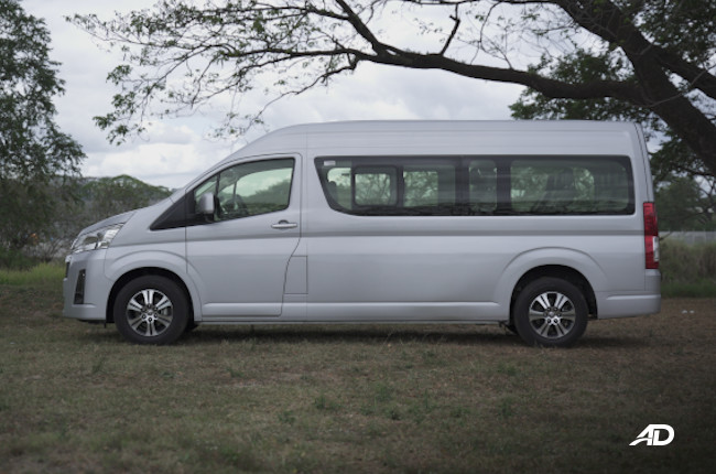 20202 Toyota Hiace GL Grandia Tourer Side profile