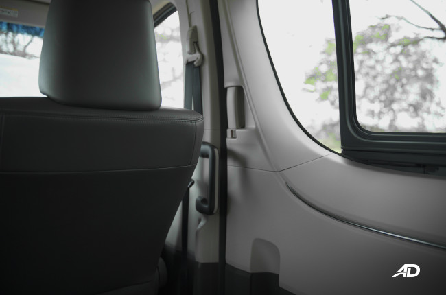 20202 Toyota Hiace GL Grandia Tourer sliding door