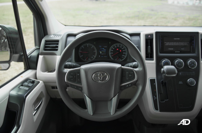 20202 Toyota Hiace GL Grandia Tourer steering wheel 