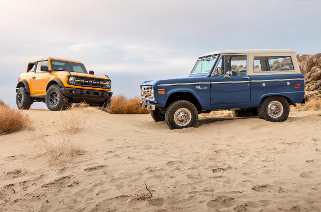 2021 Ford Bronco 1966 Ford Bronco