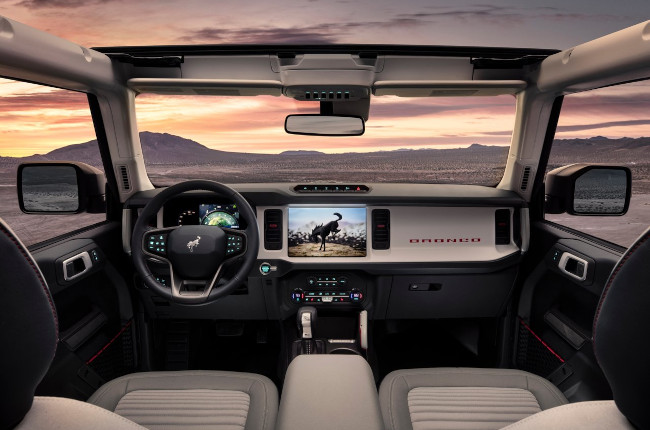 2021 Ford Bronco Interior dashboard 