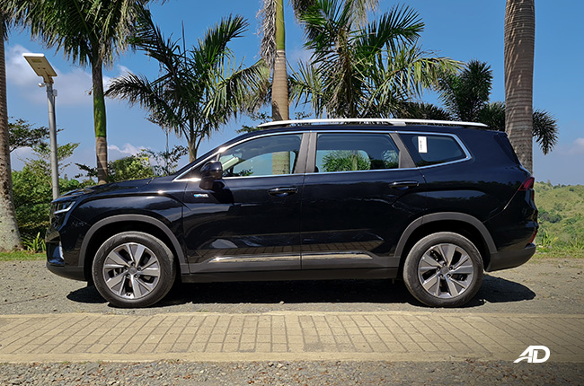 2021 Geely Okavango exterior side Philippines