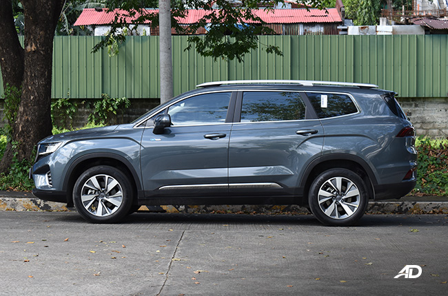 2021 Geely Okavango Philippines exteiror side 