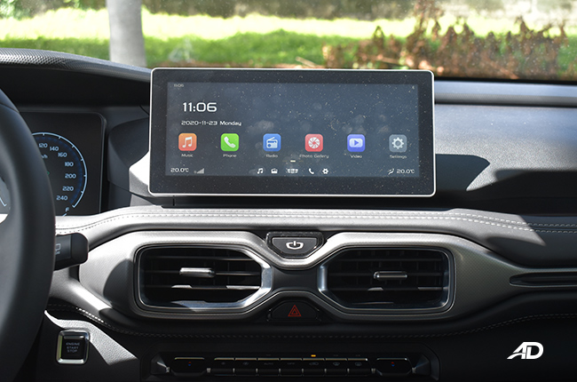 2021 Geely Okavango Philippines interior infotainment system