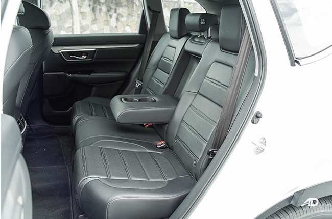 2021 Honda CR-V 2.0 S CVT test drive rear passenger seat philippines