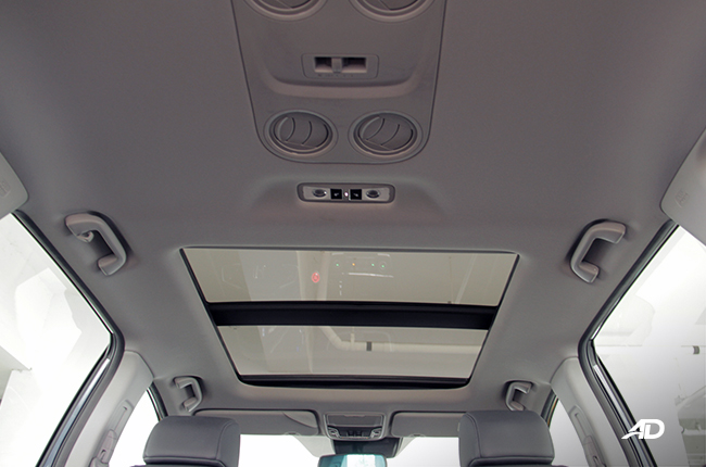 2021 Honda CR-V interior panoramic sunroof Philippines