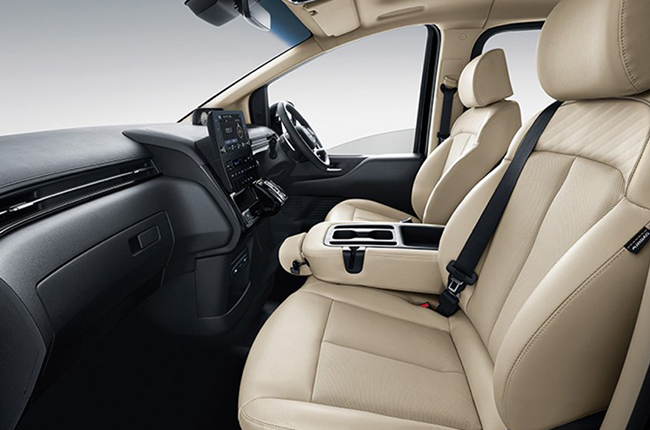 2021 Hyundai Staria interior front seats