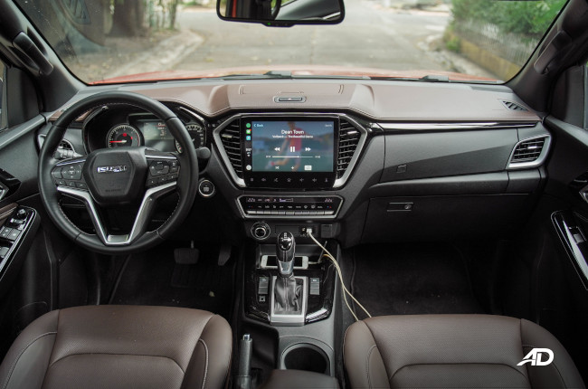 2021 Isuzu D-MAX interior 