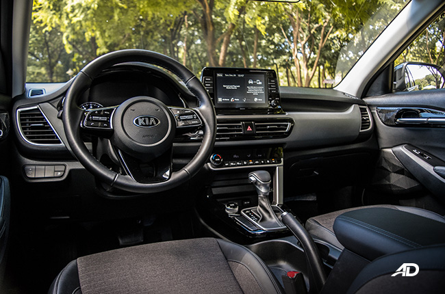 2021 Kia Seltos interior dashboard Philippines
