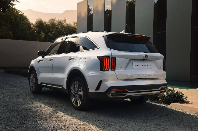 2021 Kia Sorento Rear Quarter 