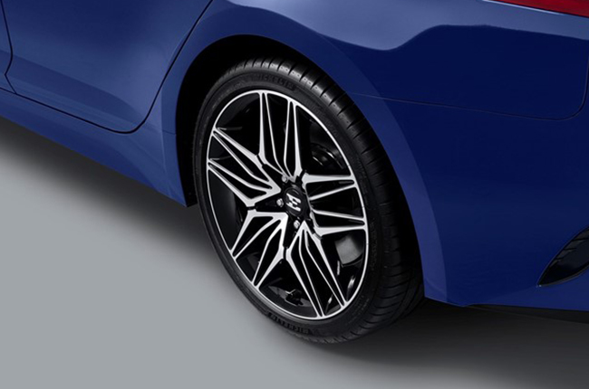 2021 Kia Stinger exterior wheels