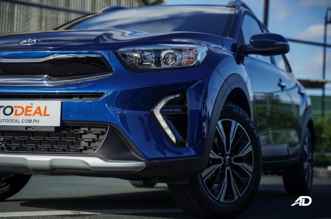 2021 Kia Stonic EX AT Philippines exteiror front clip
