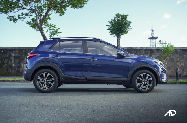 2021 Kia Stonic EX AT Philippines exterior side 