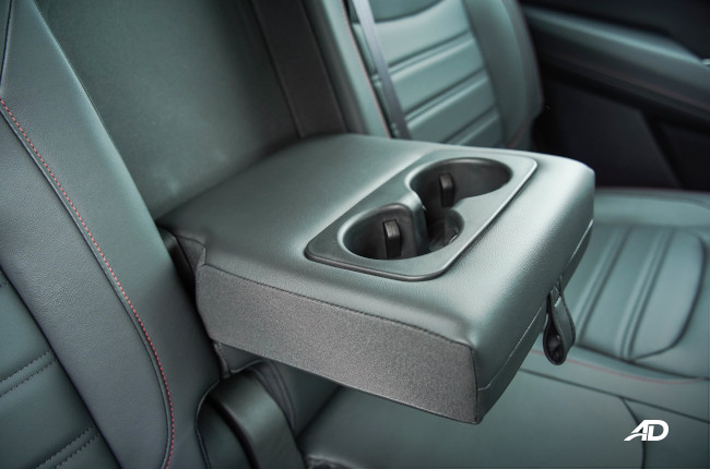2021 Maxus D60 Philippines interior center arm rest