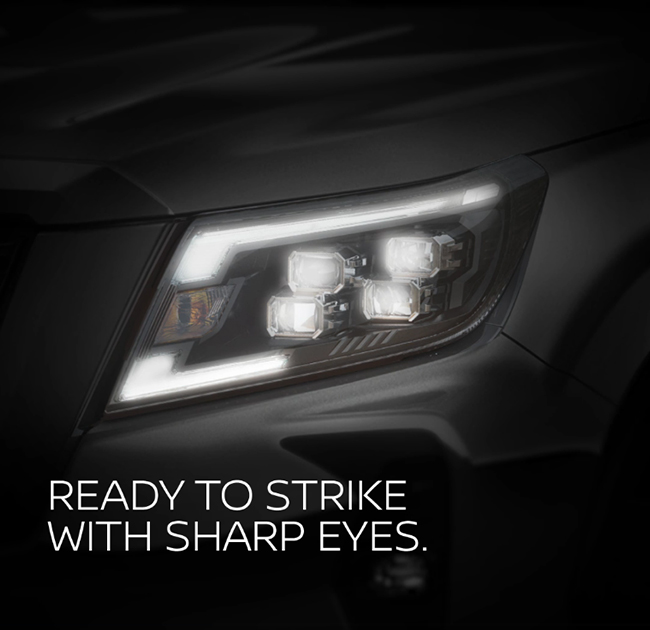 2021 Nissan Navara exterior headlight Philippines