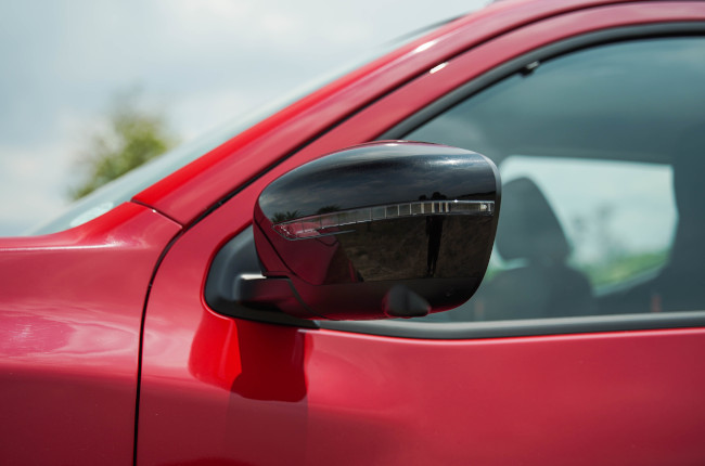 2021 Nissan Navara PRO-4X Philippines side mirrors
