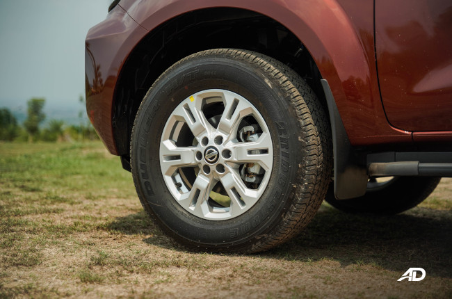 2021 Nissan Navara VE Philippines 17-inch wheels