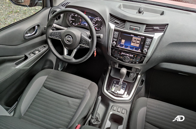 2021 Nissan Navara VE Philippines Interior seats