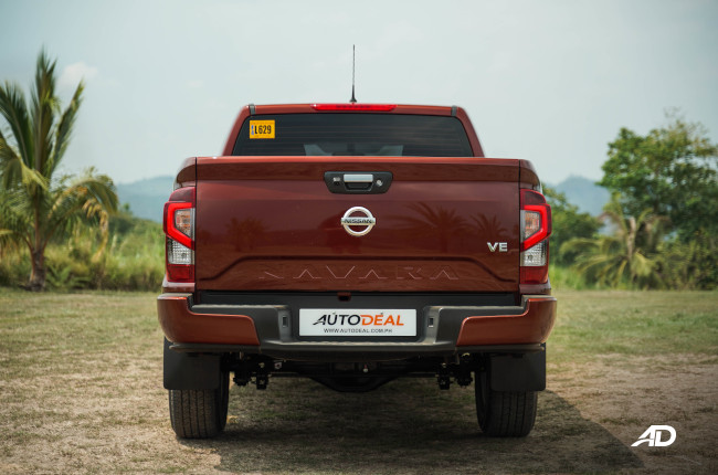 2021 Nissan Navara VE Philippines rear 