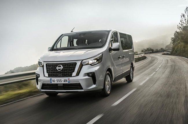 2021 Nissan NV300 exterior front