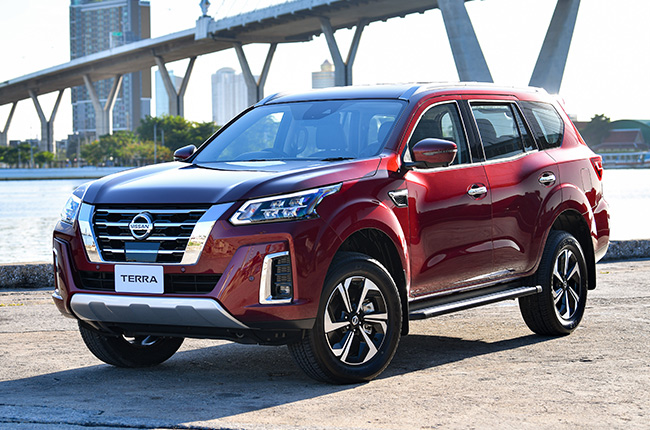 2021 Nissan terra exterior quarter front Philippines