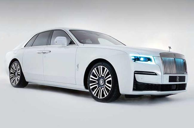 2021 Rolls Royce Ghost front quarter