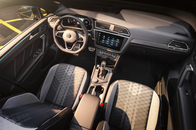 2021 Tiguan R Europe Interior 