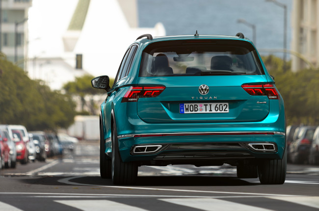 2021 Tiguan R Europe Rear 
