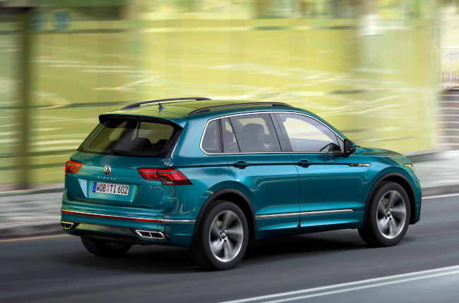 2021 Tiguan R Europe Reqar quarter 