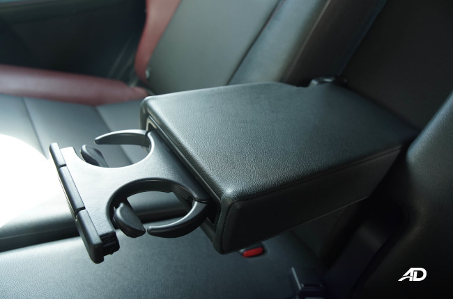 2021 Toyota Fortuner LTD center arm rest 