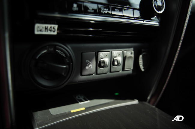 2021 Toyota Fortuner LTD center console