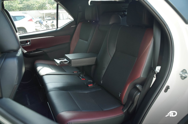 2021 Toyota Fortuner LTD middle seats 