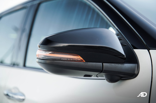 2021 Toyota Fortuner LTD side mirrors