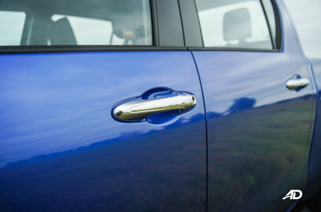 2021 Toyota Hilux G Philippines door handles 