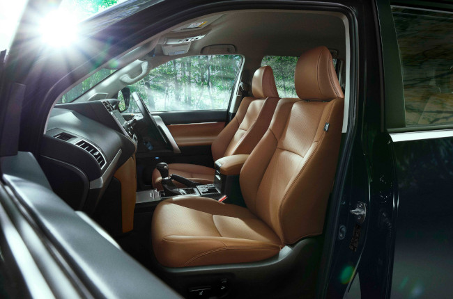 2021 Toyota Land Cruiser Prado leather