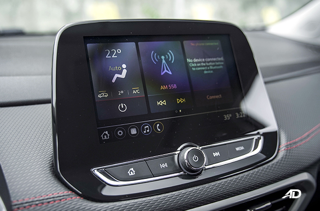 2022 Chevrolet Tracker infotainment 