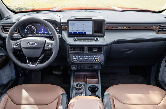 2022 Ford Maverick interior 