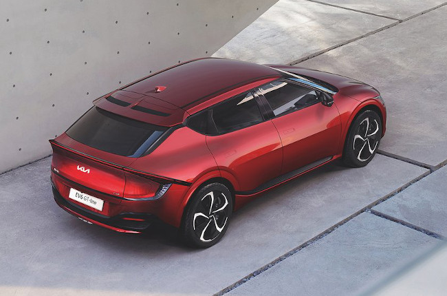 2022 Kia EV6 top rear quarter