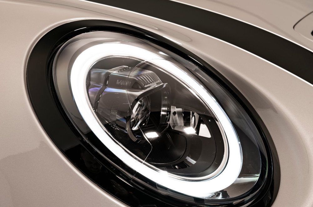 2022 Mini Cooper S headlight 