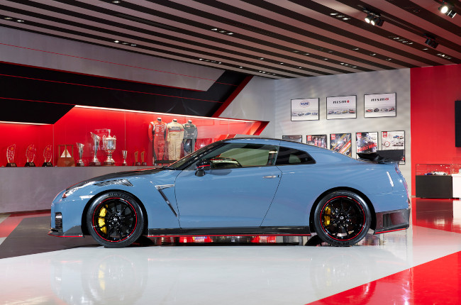 2022 Nissan Nismo GT-R Side profile