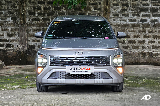 2023 Hyundai Stargazer GLS Premium Front 