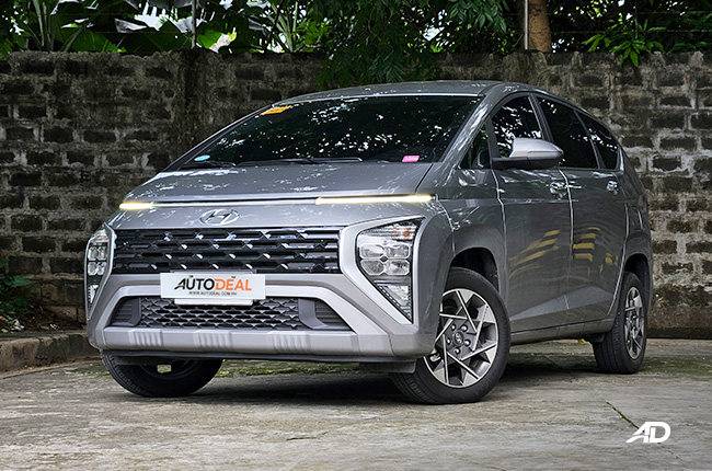 2023 Hyundai Stargazer GLS Premium Front Quarter